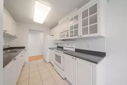 Primary Bedroom Photo of 303 15466 North Bluff Road, White Rock, BC