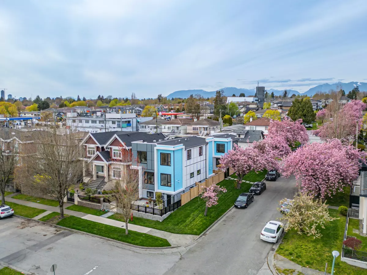 Exterior Rear Photo of 2 1495 E 58th Avenue, Vancouver, BC