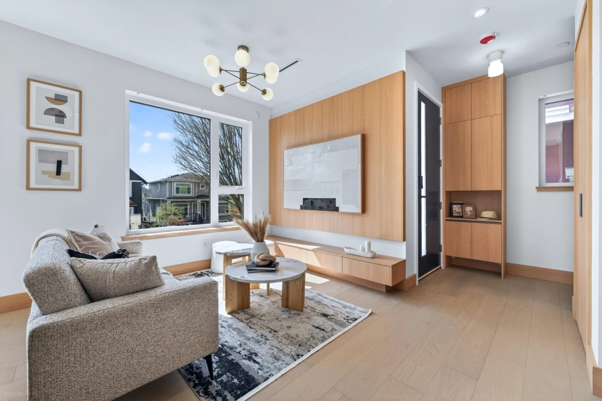 Family Room Photo of 2 1495 E 58th Avenue, Vancouver, BC