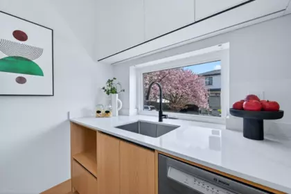 Breakfast Nook Photo of 2 1495 E 58th Avenue, Vancouver, BC