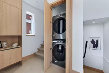 Mudroom Photo of 2 1495 E 58th Avenue, Vancouver, BC