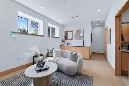 Powder Room Photo of 2 1495 E 58th Avenue, Vancouver, BC