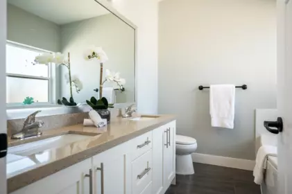 Powder Room Photo of 19171 72a Avenue, Surrey, BC