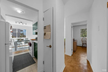 Breakfast Nook Photo of 404 1930 Marine Drive, West Vancouver, BC