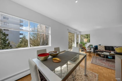 Kitchen Island Photo of 404 1930 Marine Drive, West Vancouver, BC