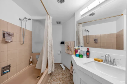 Mudroom Photo of 404 1930 Marine Drive, West Vancouver, BC
