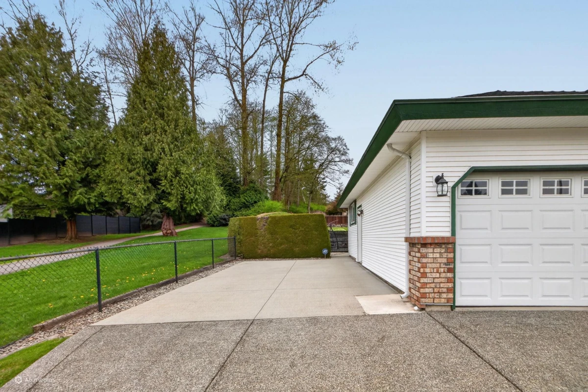 Family Room Photo of 7419 150a Street, Surrey, BC