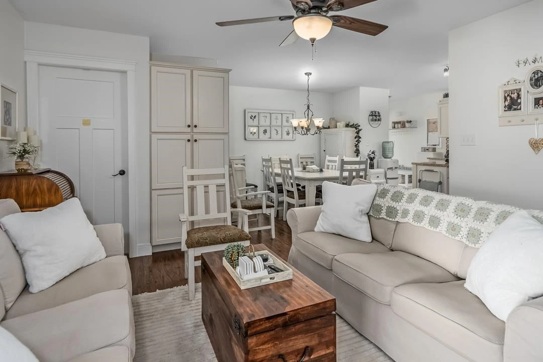 Family Room Photo of 3553 Monashee Street, Abbotsford, BC