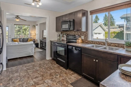 Garden / Landscaping Photo of 3553 Monashee Street, Abbotsford, BC