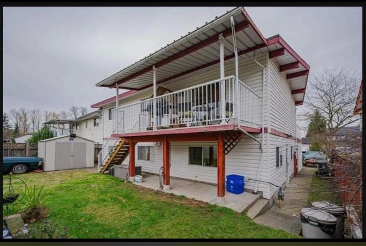 Family Room Photo of 3237 272b Street, Langley, BC