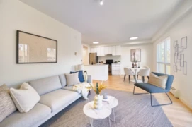 311 1033 St. Georges Avenue, North Vancouver, BC