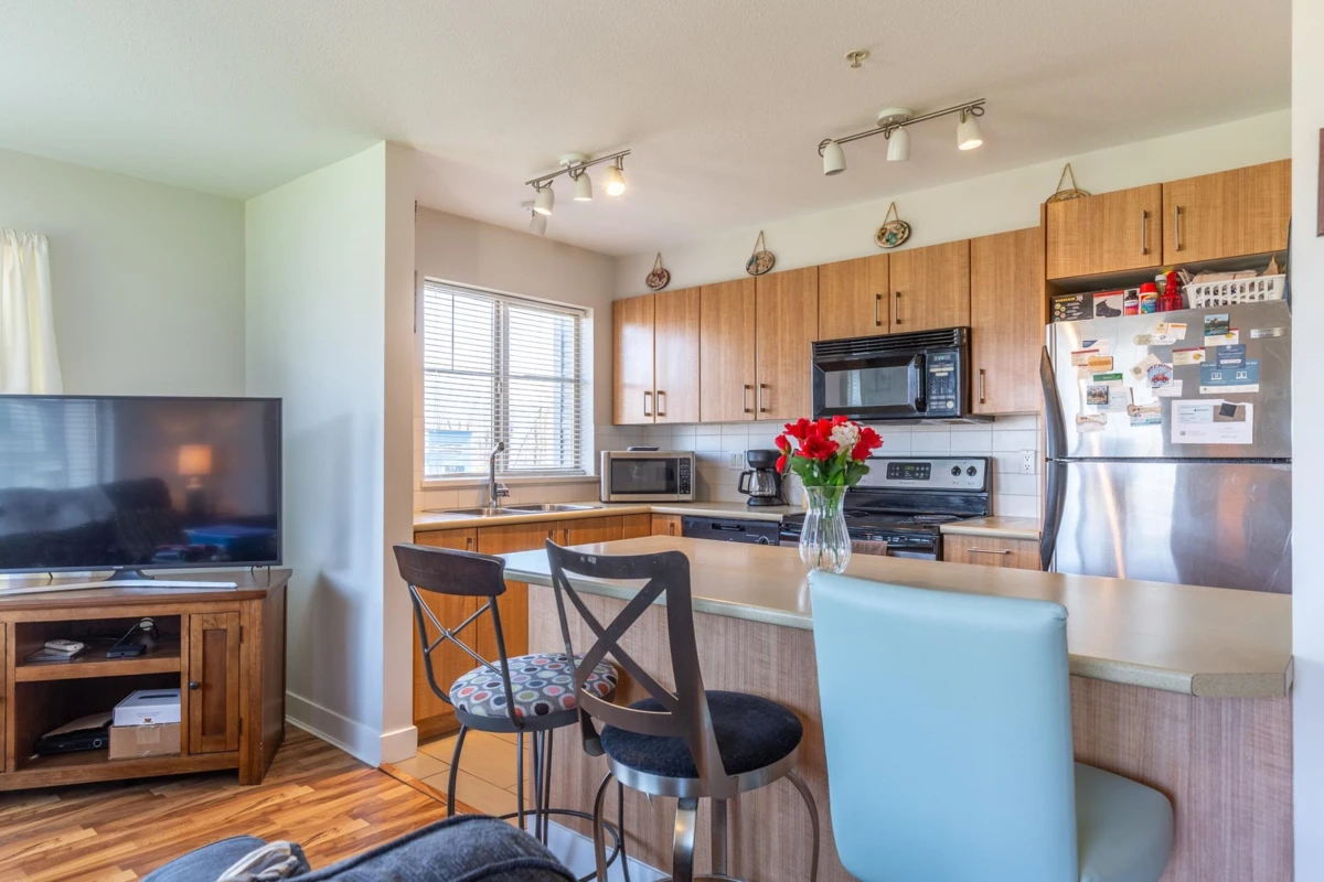 Living Room Photo of 304 45555 Yale Road, Chilliwack, BC