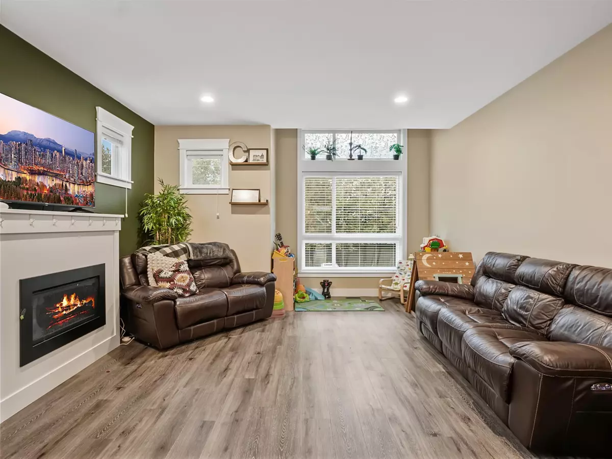 Dining Area Photo of 9847 Mcgrath Road, Rosedale, BC