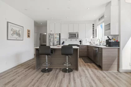 Kitchen Photo of 410 16388 64 Avenue, Surrey, BC
