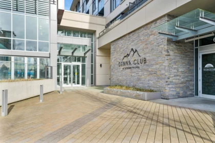 Swimming Pool Photo of 2107 1550 Fern Street, North Vancouver, BC