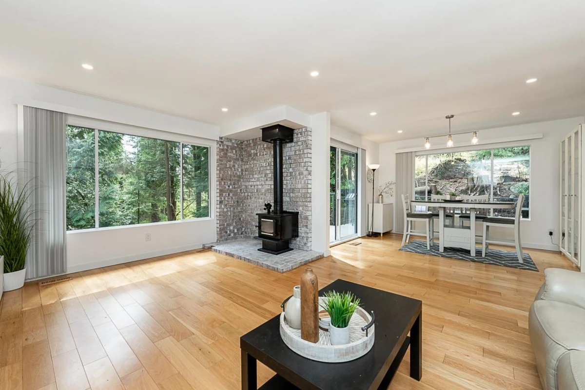 Family Room Photo of 3398 William Avenue, North Vancouver, BC