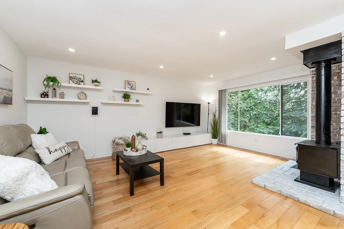 Living Room Photo of 3398 William Avenue, North Vancouver, BC