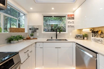 Breakfast Nook Photo of 3398 William Avenue, North Vancouver, BC