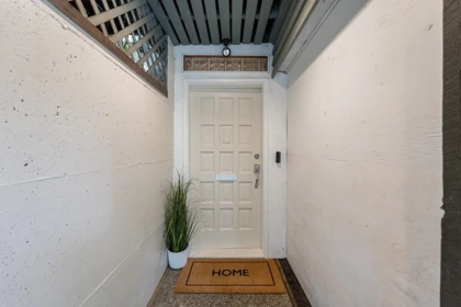 Entry Foyer Photo of 3398 William Avenue, North Vancouver, BC