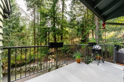Kitchen Photo of 3398 William Avenue, North Vancouver, BC