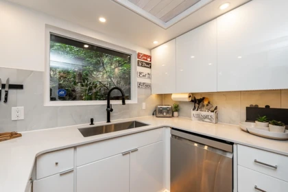 Primary Bathroom Photo of 3398 William Avenue, North Vancouver, BC