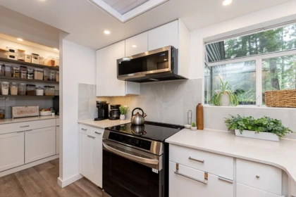 Primary Bedroom Photo of 3398 William Avenue, North Vancouver, BC