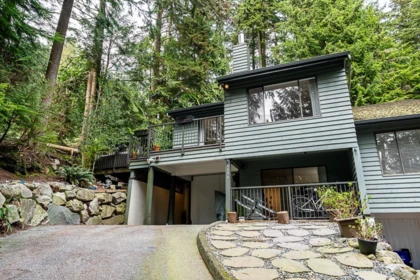 Staircase Photo of 3398 William Avenue, North Vancouver, BC