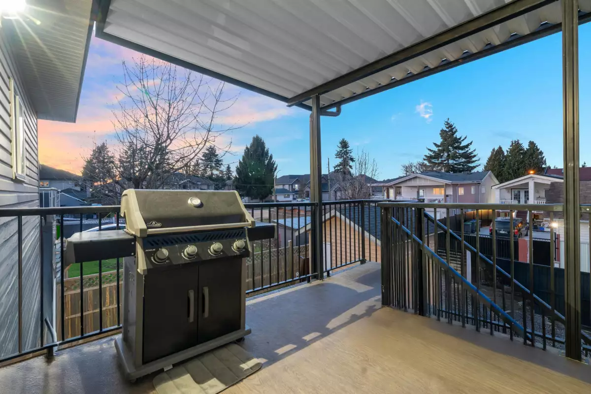 Living Room Photo of 13469 80 Avenue, Surrey, BC