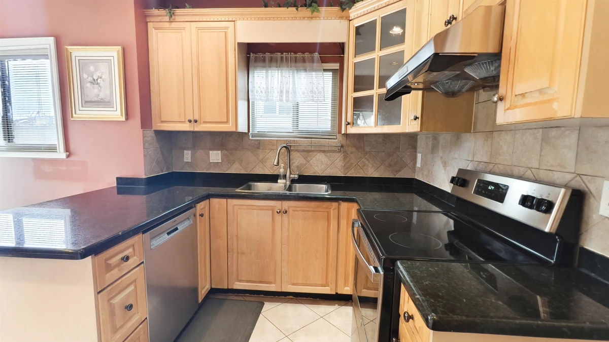 Dining Area Photo of 6060 Clinton Street, Burnaby, BC