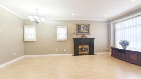 6060 Clinton Street, Burnaby, BC, Burnaby — Half Duplex for sale