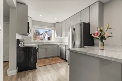Kitchen Island Photo of 7 45927 Lewis Avenue, Chilliwack, BC