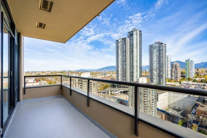 Basement Recreation Room Photo of 2305 2345 Madison Avenue, Burnaby, BC