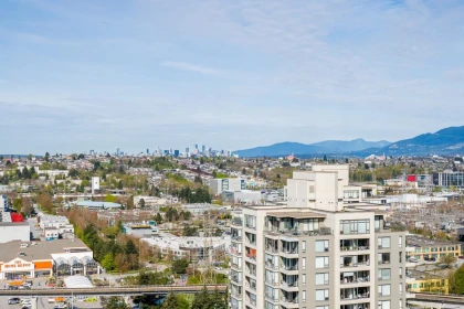 Hot Tub / Spa Photo of 2305 2345 Madison Avenue, Burnaby, BC