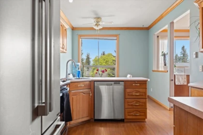 Guest Bathroom Photo of 401 2772 Clearbrook Road, Abbotsford, BC