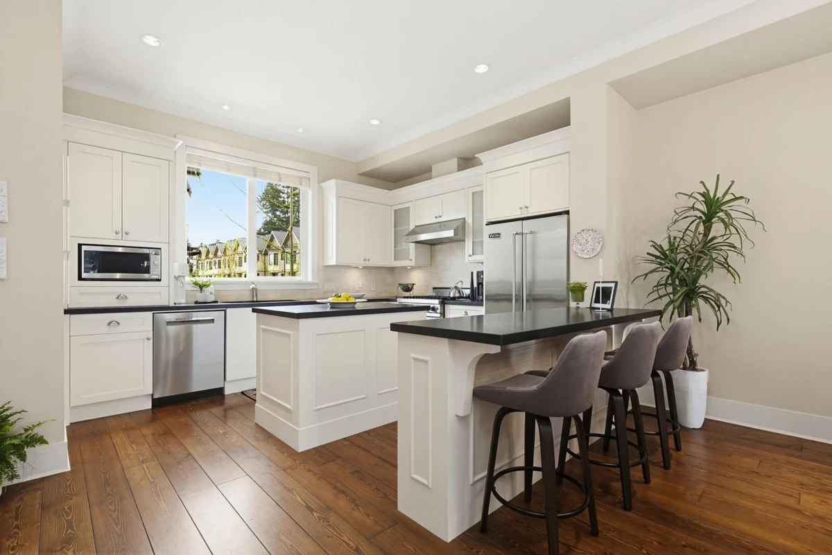 Dining Area Photo of 526 2580 Langdon Street, Abbotsford, BC
