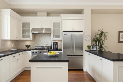 Kitchen Island Photo of 526 2580 Langdon Street, Abbotsford, BC