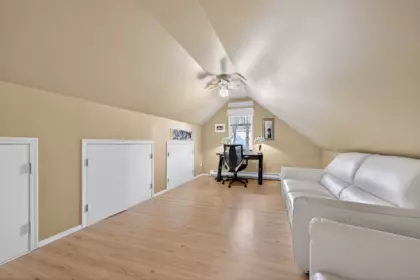 Mudroom Photo of 1930 140 Street, Surrey, BC