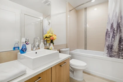 Primary Bathroom Photo of 304 2214 Kelly Avenue, Port Coquitlam, BC