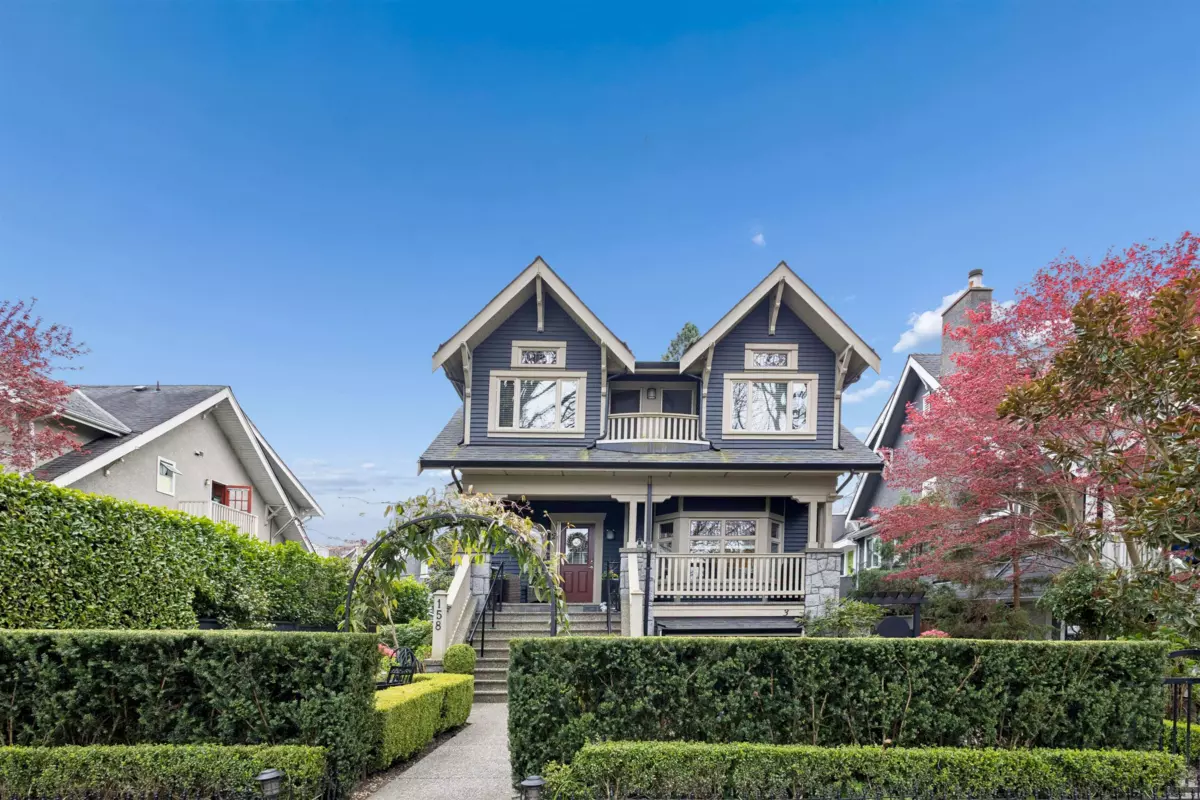 Exterior Rear Photo of 2 158 W 13th Avenue, Vancouver, BC