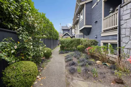 2 158 W 13th Avenue, Vancouver, BC, Vancouver — Half Duplex for sale