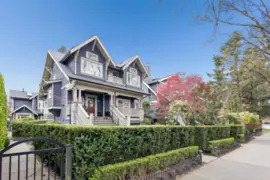 2 158 W 13th Avenue, Vancouver, BC