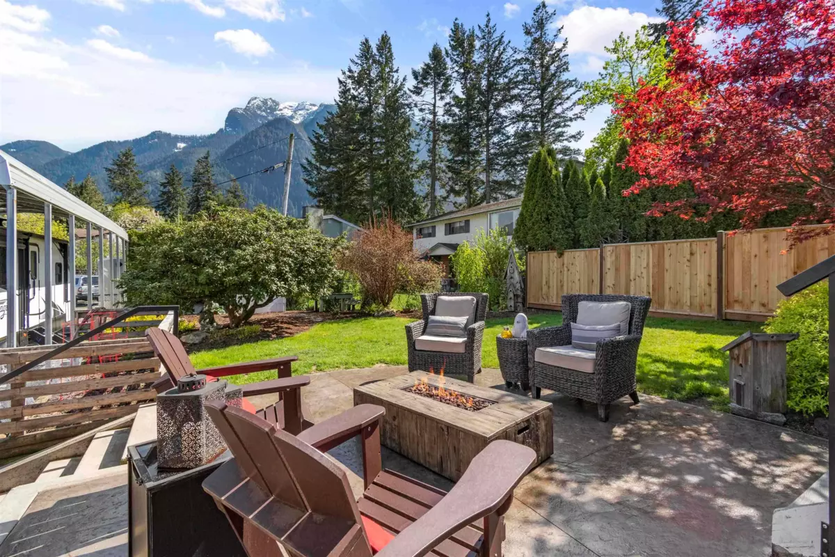 Family Room Photo of 650 Park Street, Hope, BC