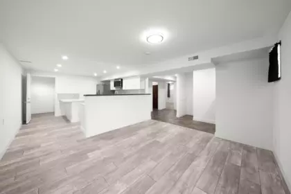 Entry Foyer Photo of 650 Park Street, Hope, BC