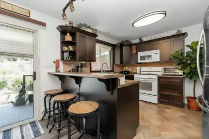 Kitchen Island Photo of 650 Park Street, Hope, BC