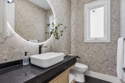 Guest Bathroom Photo of 2 6512 Grant Street, Burnaby, BC
