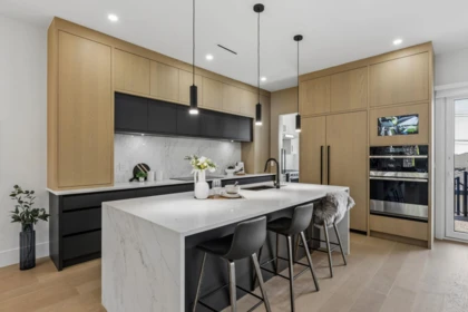 Kitchen Island Photo of 2 6512 Grant Street, Burnaby, BC