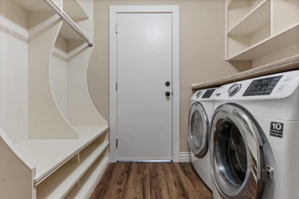 Hallway Photo of 4072 Prairie Street, Abbotsford, BC