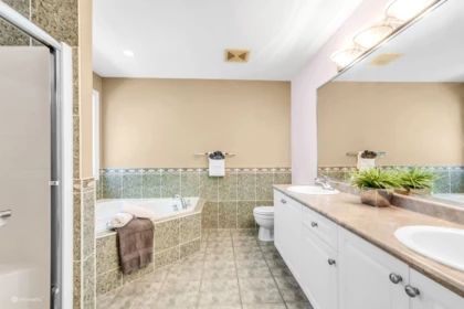 Hallway Photo of 16055 111a Avenue, Surrey, BC