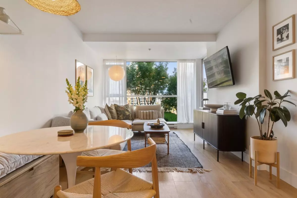 Family Room Photo of 404 2770 Sophia Street, Vancouver, BC