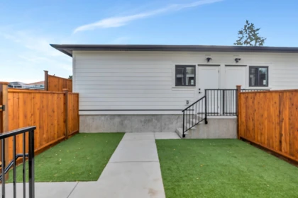 Swimming Pool Photo of 4 7750 Mayfield Street, Burnaby, BC